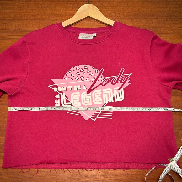 Lady Legend Cropped Crewneck - Picture 5 of 8